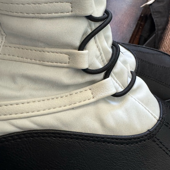 Totes Women’s Snow Boots - Picture 4 of 11